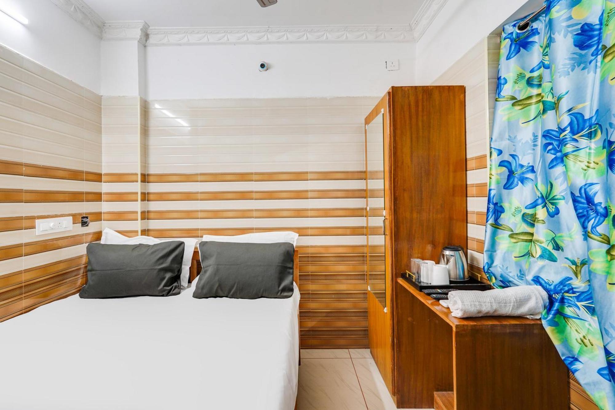 Super Hotel O Sharmila Guest House ポンディシェリ エクステリア 写真
