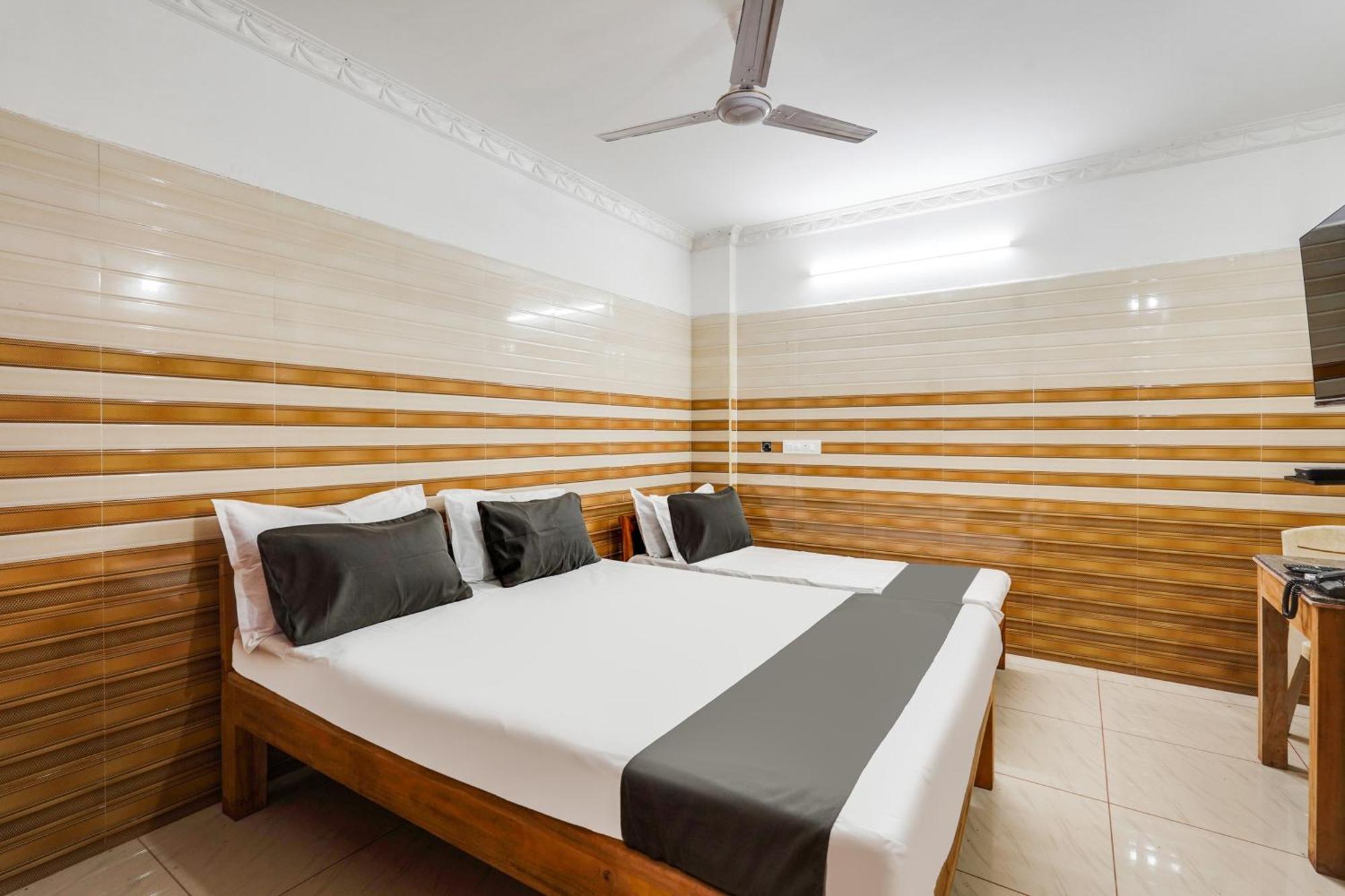 Super Hotel O Sharmila Guest House ポンディシェリ エクステリア 写真